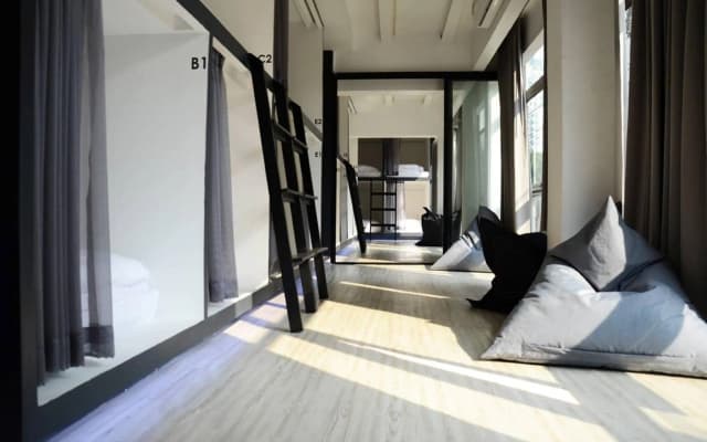 3Howw Hostel at Sukhumvit 21 - photo 3