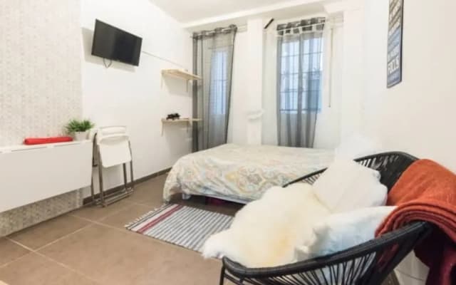 Cosy Studio Reina Sofia Museum - photo 4