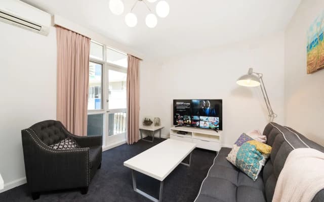 Melbourne Beachside Apartment - photo 2