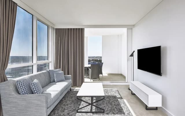Meriton Suites Liverpool - photo 4