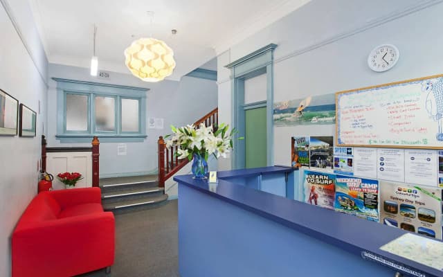 Blue Parrot Youth Hostel - photo 2