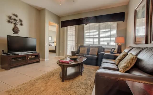 Penthouse w/ Spectacular Lakeview! Near Disney - photo 4