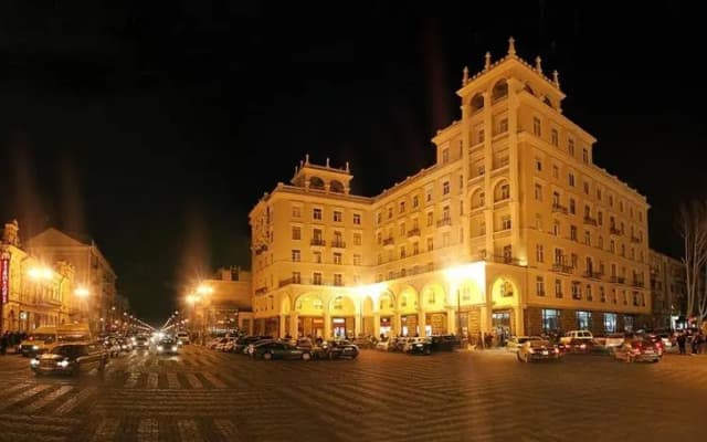 Hotel Chanel Apartments - photo 2