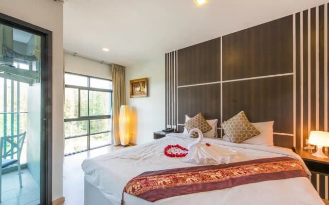 Golden Manora Bangtao Beach Hotel - photo 4