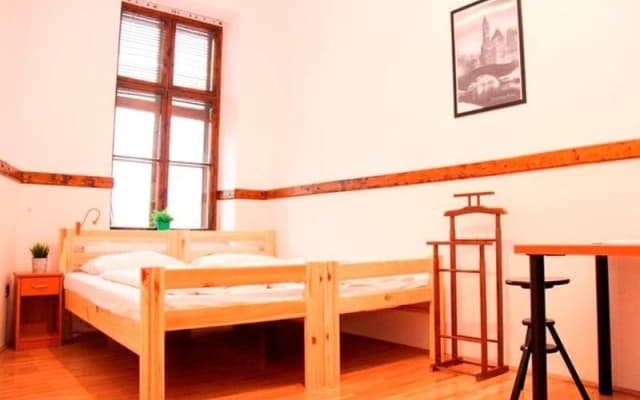 Walking Bed Budapest Hostel - photo 3