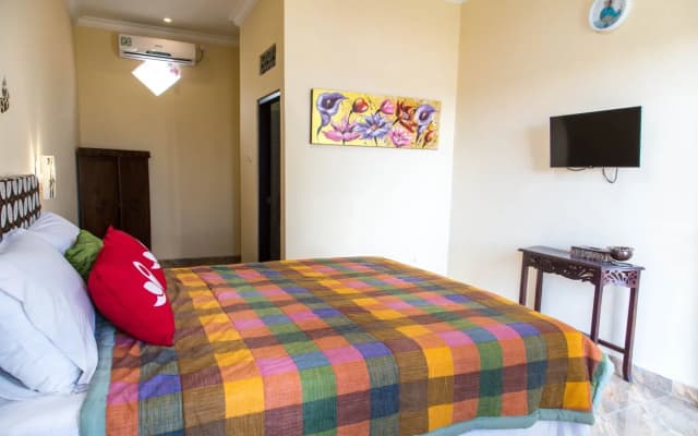 Omah Doger Guest House by ZEN Rooms - photo 3
