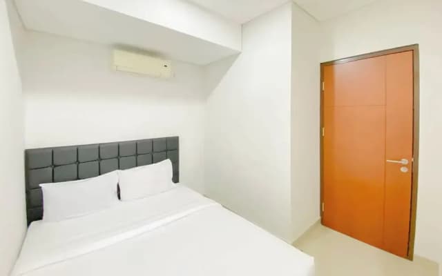 Homey and Modern 2BR Apartment at Royal Olive Residence - photo 3