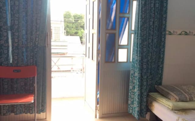 Phuong Hang Guesthouse - photo 4