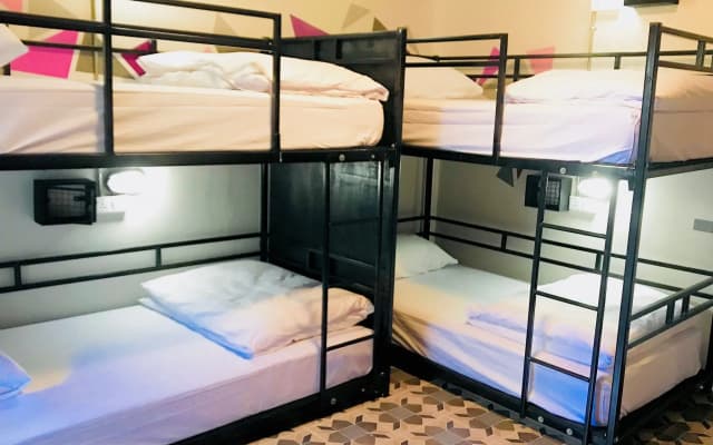 Bodega Phuket Party Hostel - Adults Only - photo 2