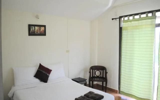 Sunny Guesthouse - photo 2