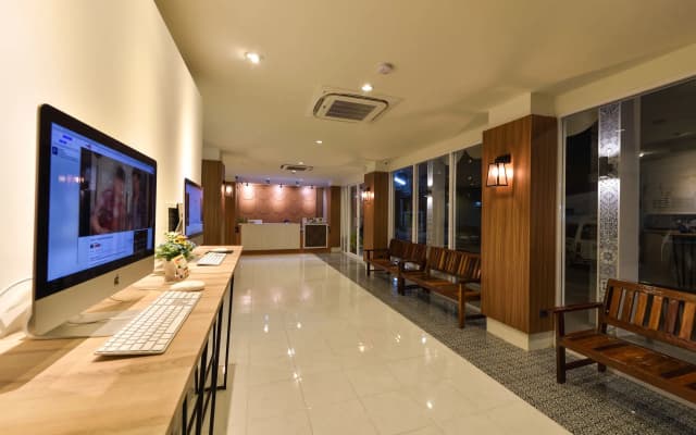 Montree Phuket Hotel - photo 2