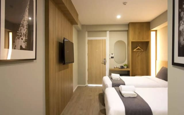B Stay Hotel - photo 4