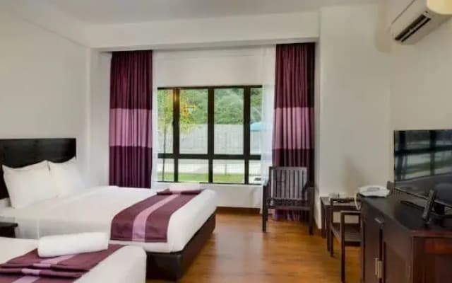 Suria Hot Spring Resort Bentong - photo 3