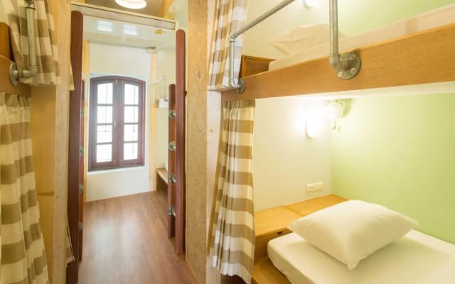 Barn and Bed Hostel - photo 5