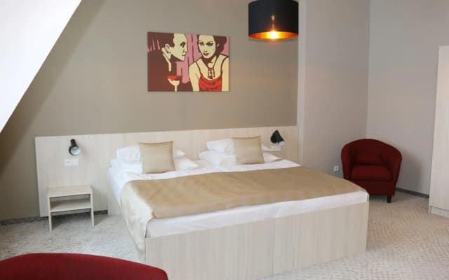 1. Republic Hotel - photo 2