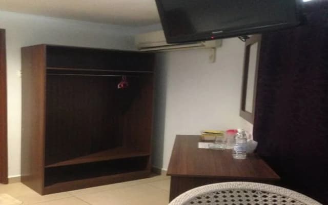 YL Hotel - photo 5