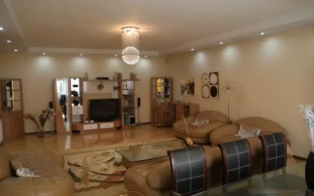 Five Star Apartment - photo 2