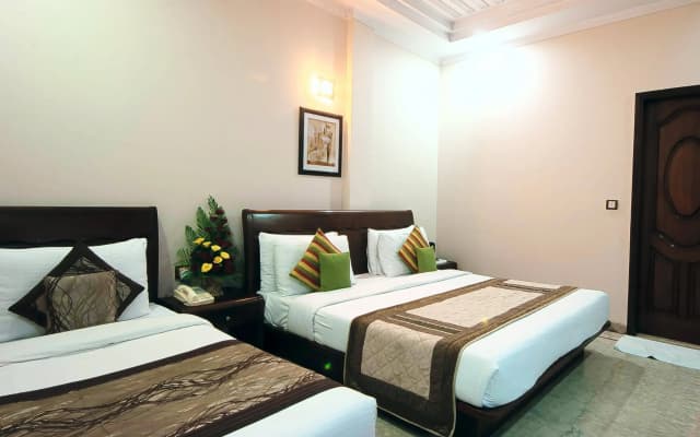 Hotel Sun City by OYO - photo 4