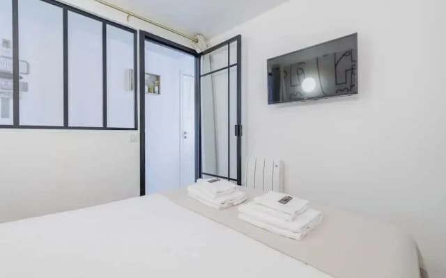 Chic, Comfortable Flat Near rue Montmartre - photo 3
