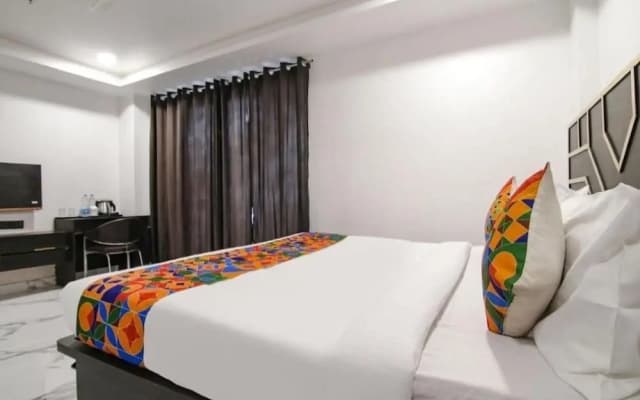 Hotel Grey Sky - photo 3