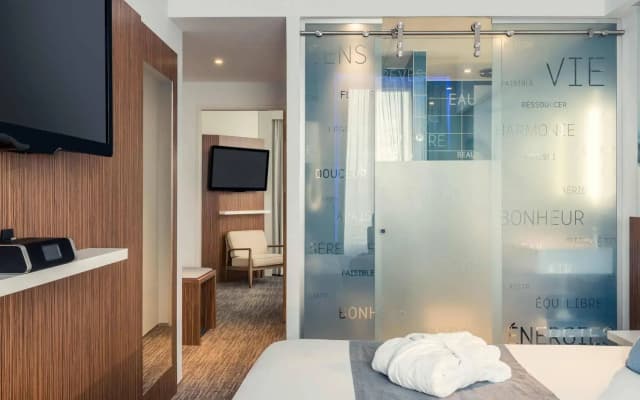 Hotel Mercure Paris Gare Du Nord La Fayette - photo 3