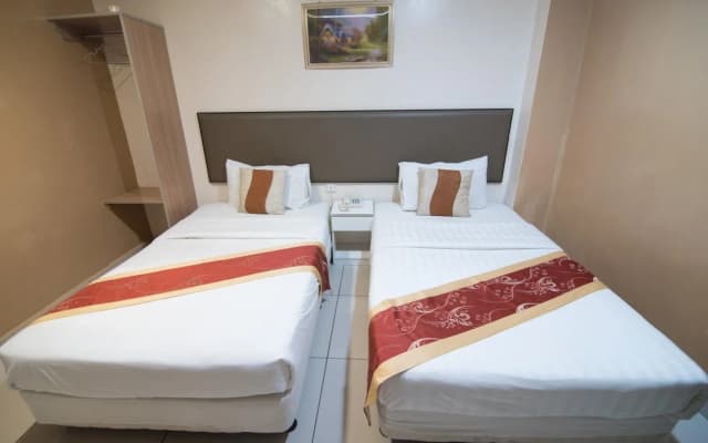 SohoTown Hotel - photo 2