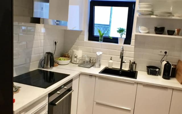 Vibrant Urban Chic Apartment - photo 5
