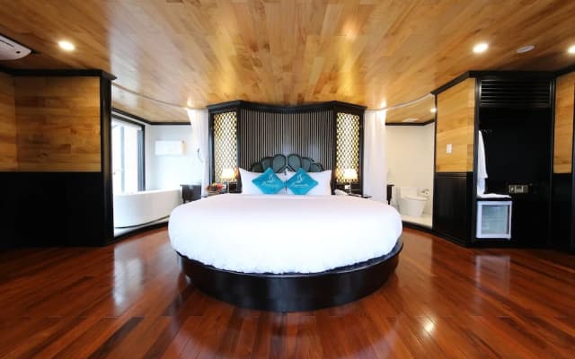 Halong Serenity Cruise - photo 4