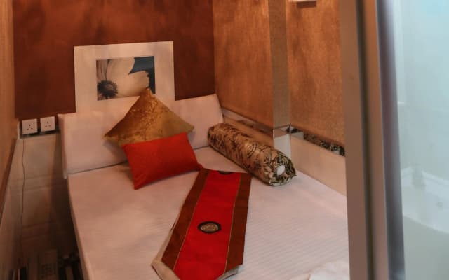 Temple Street Hotel - photo 5