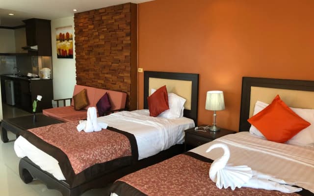 Sooksabai Jomtien Beach Hotel - photo 4