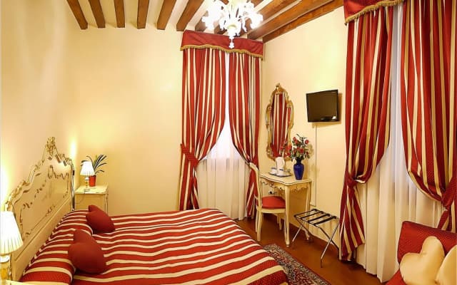 Hotel San Luca - photo 2