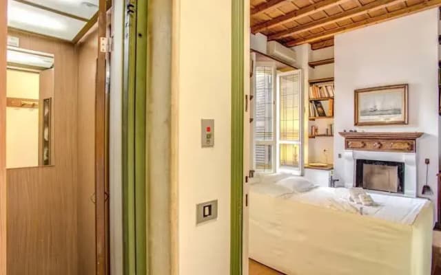 HI Spagna apartment Rome - photo 3