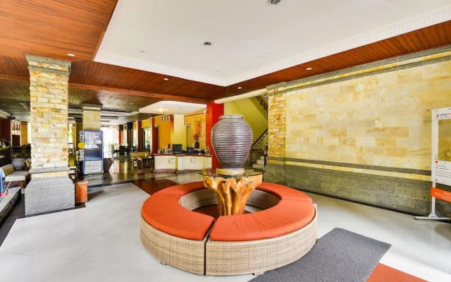 Super OYO Townhouse Oak Maxi Hotel Legian - photo 2