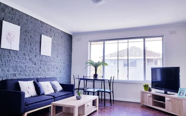 Clayton apartment - photo 2
