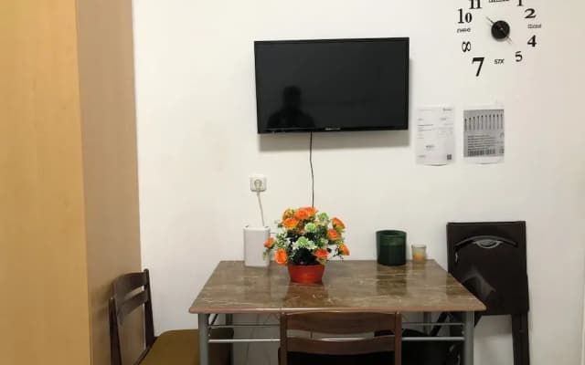 Charming 1BR Apt With Garden Danube - photo 5