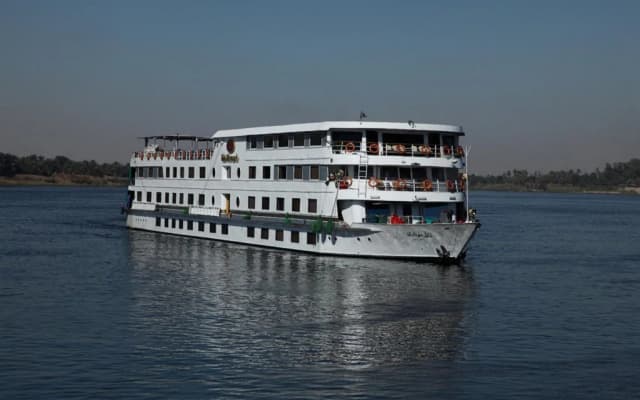 Nile Monarch - photo 2