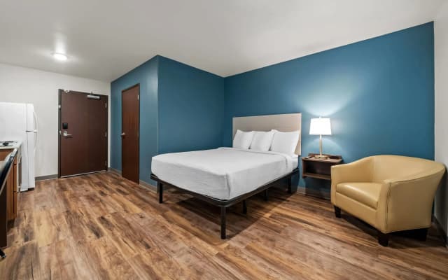 WoodSpring Suites Orlando East UCF - photo 5