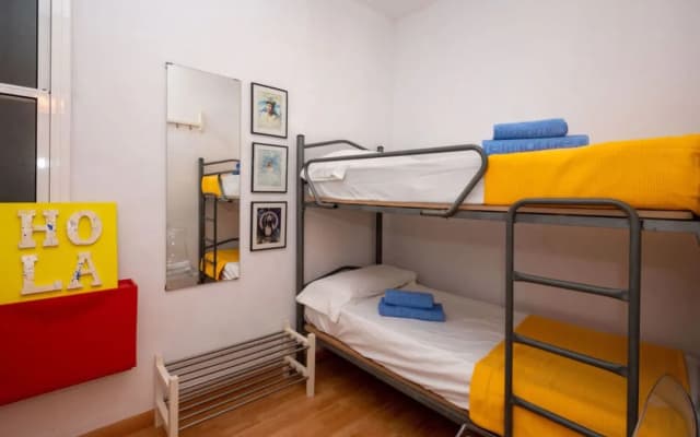 Barcelona Centric Apartment - photo 3