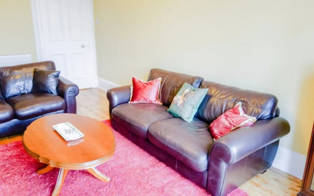 Newly Furnished Flat on Leith Walk, Sleeps 4 - photo 4