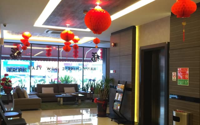 D Elegance Hotel - photo 2