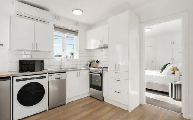 Windsor Apartments by Urban Rest - photo 4