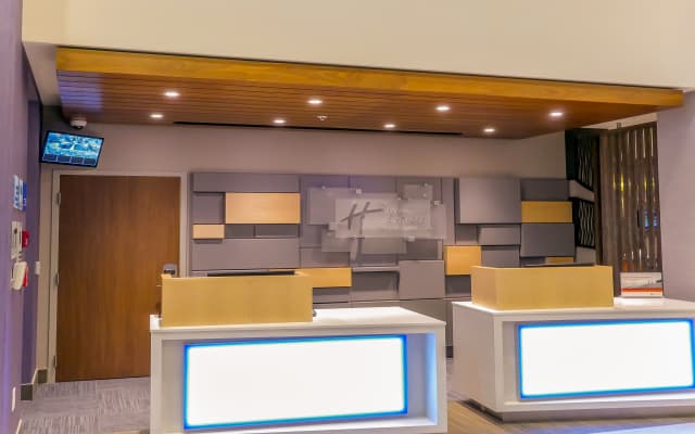 Holiday Inn Express & Suites Miami Airport East by IHG - photo 5