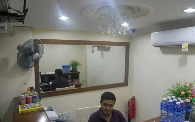 Hotel Royal Palm Lodge - photo 2