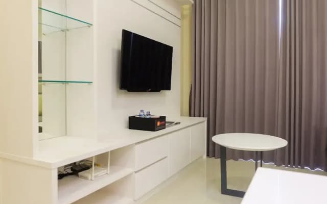 Pleasant 2Br Signature Park Grande Apartment - photo 2