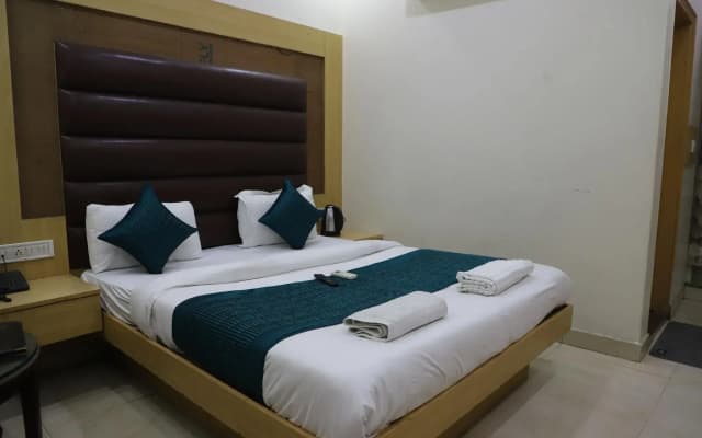 Hotel Lav-Kush Deluxe - photo 4
