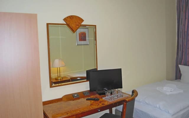 Hotel Amadeus Central - photo 4