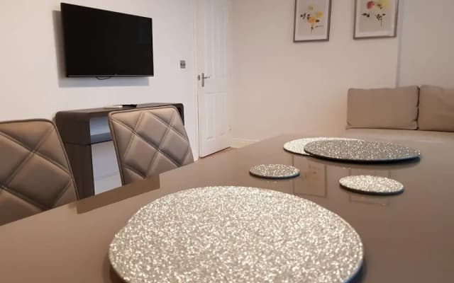 Trafalgar Boutique - photo 3