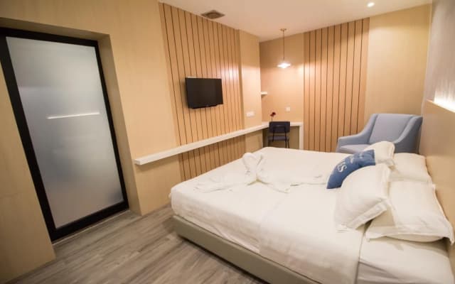 iO Hotel - photo 5