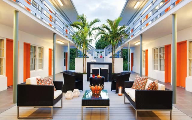 Travelodge by Wyndham Miami Biscayne Bay - photo 2