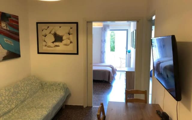 Metaxourgio spacious two bedroom apartment - photo 4
